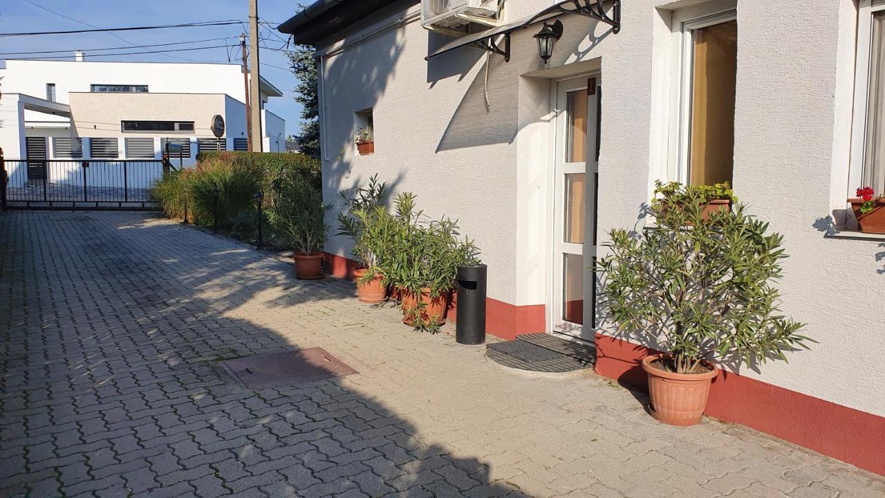 Ruttkai Vendégház Székesfehérvár Exterior foto