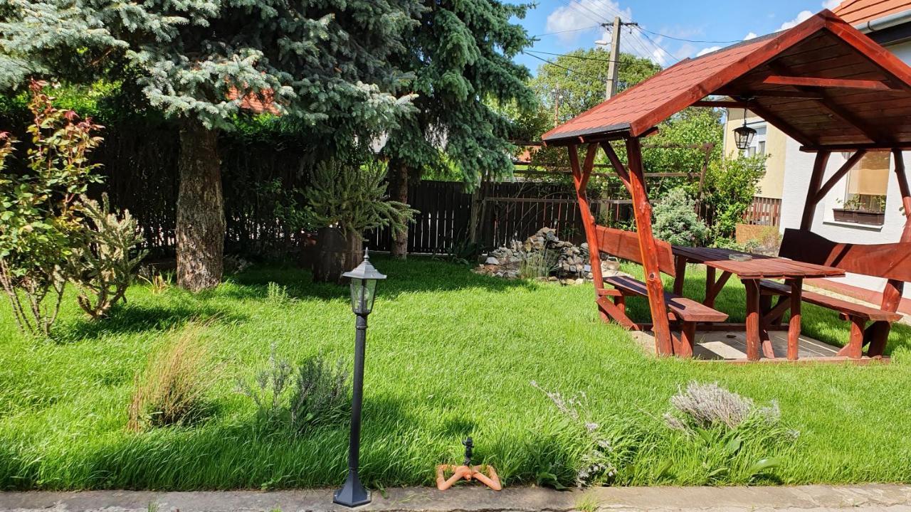 Ruttkai Vendégház Székesfehérvár Exterior foto
