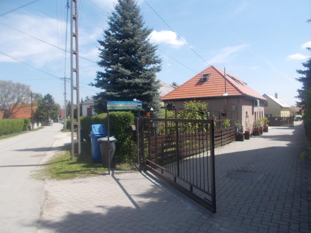 Ruttkai Vendégház Székesfehérvár Exterior foto